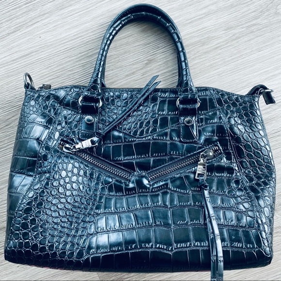 Steve Madden Handbags - STEVE MADDEN BLACK BAG